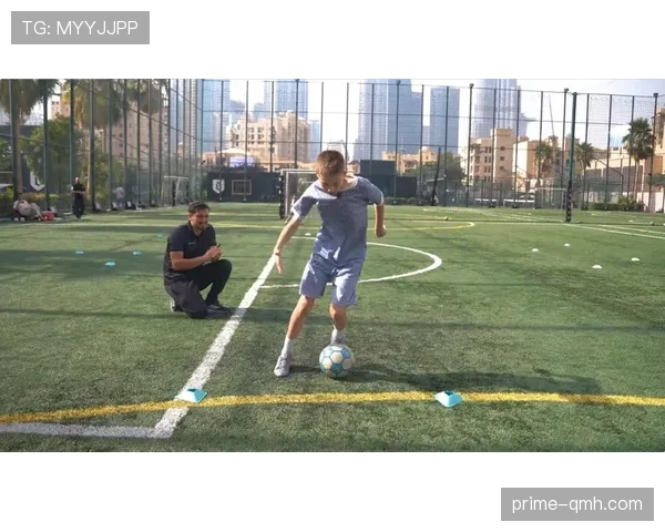 假动作规则判定要点：过人合法，点球假踢须受黄牌